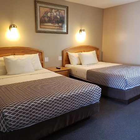 Lamplighter Inn Three Hills Ngoại thất bức ảnh